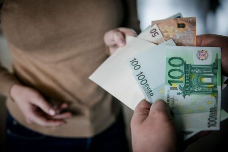 policijoje mažėja smulkioji korupcija, tačiau kyšių sumos didėja – Kas vyksta Kaune