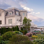 A4 prožektorius: Cliff Lawn adaptyvus pakartotinis naudojimas | A4 Architecture + Planning, Inc.